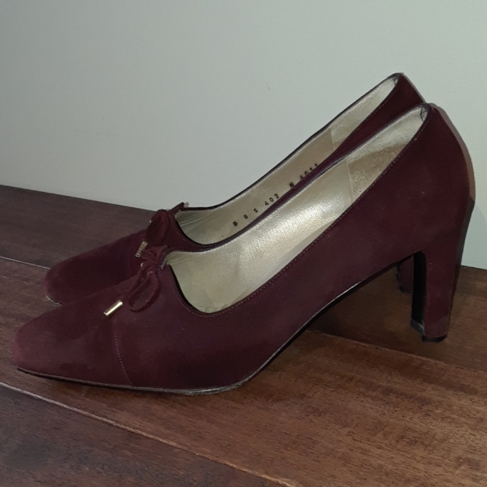 St John Burgundy wine Velvet 2 1/4" Heels